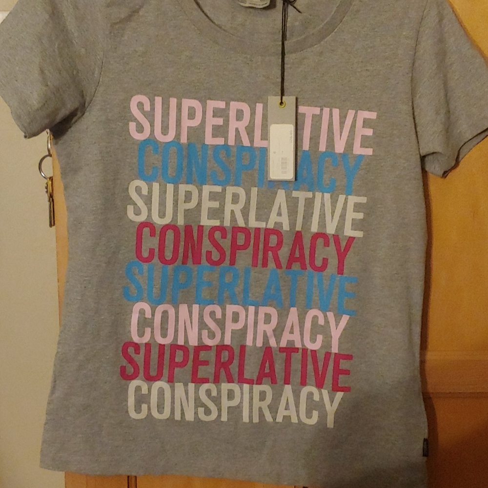 🎊Superlative Conspiracy t-shirt